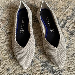 Size 8.5 Rothys - great condition